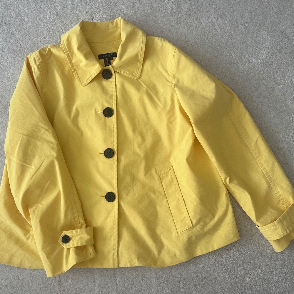 Ladies short yellow jacket